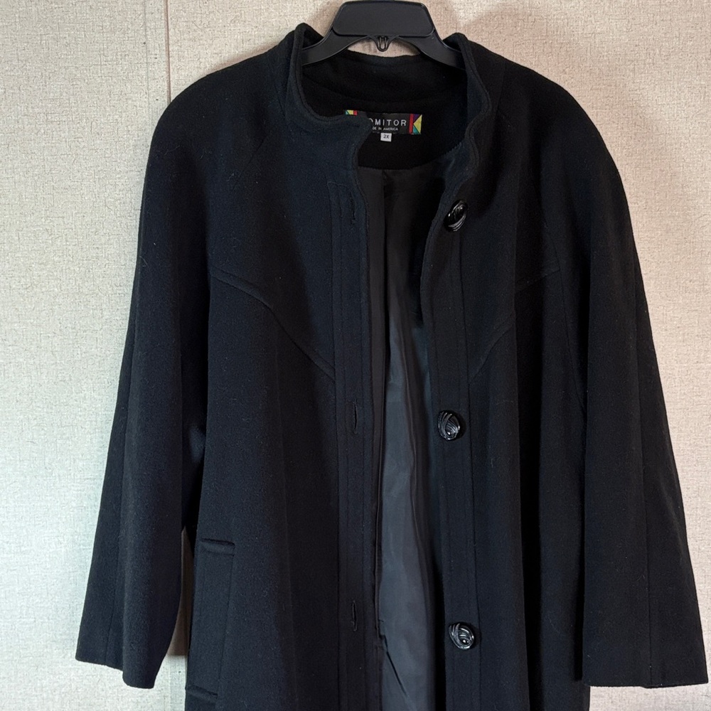 Komitor Women's Black Button-Front Wool Coat - Picture 13 of 16